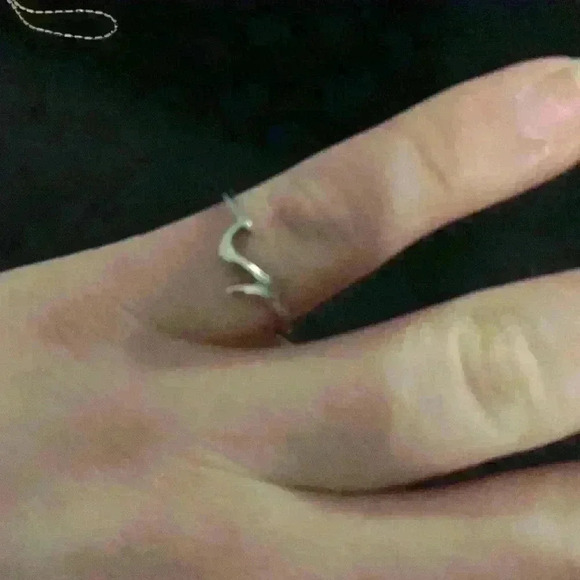 Wave ring - Picture 1 of 2